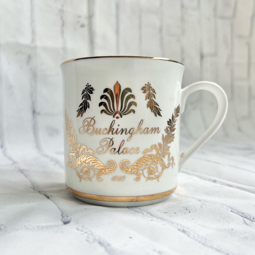 Vintage 1993 Buckingham Palace Fine Bone China Mug Gold Gilt Souvenir